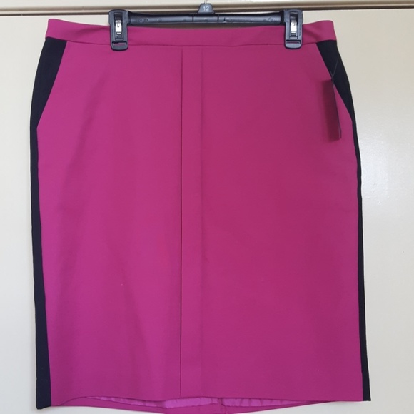 Hot pink skirt - Picture 2 of 4